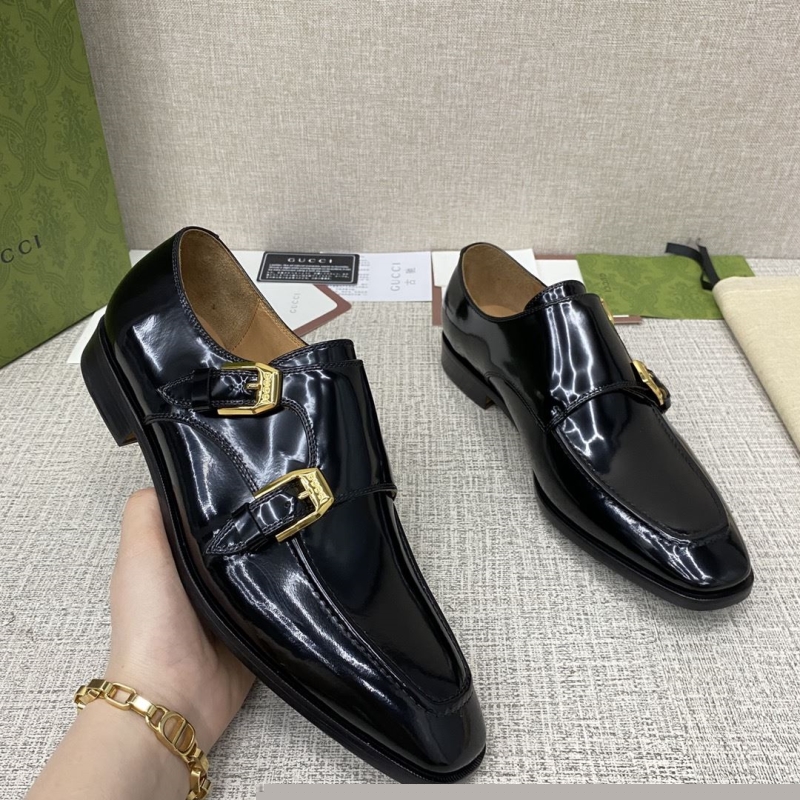 G*u*i leather shoes